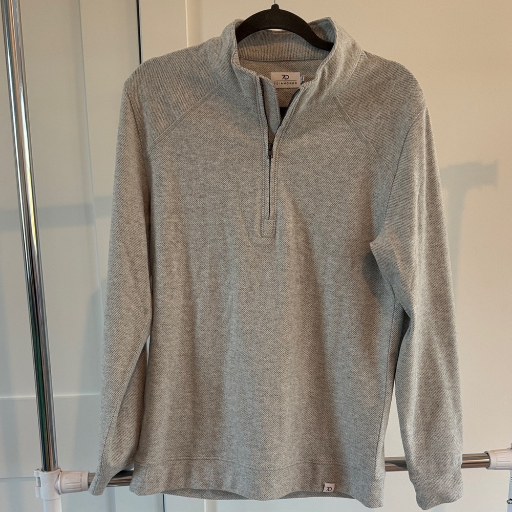7 Diamonds Light Gray Zip-Up Sweater